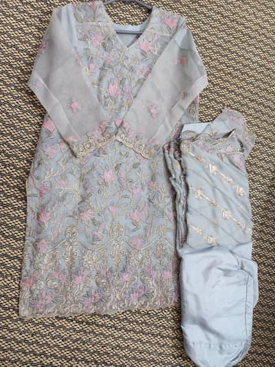 Orgenza Suit  3 Piece 10/10