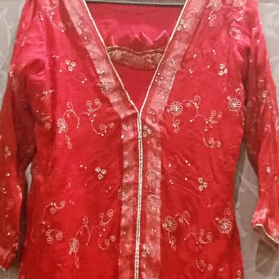 3 pice ready to wear goun. . in very good condition use only 2 times