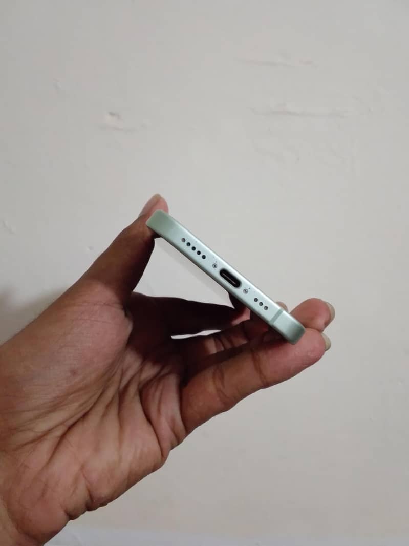Apple iPhone 15 2