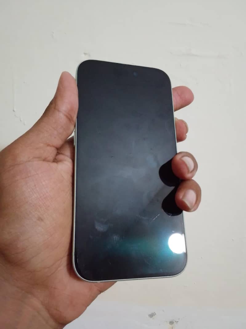 Apple iPhone 15 4