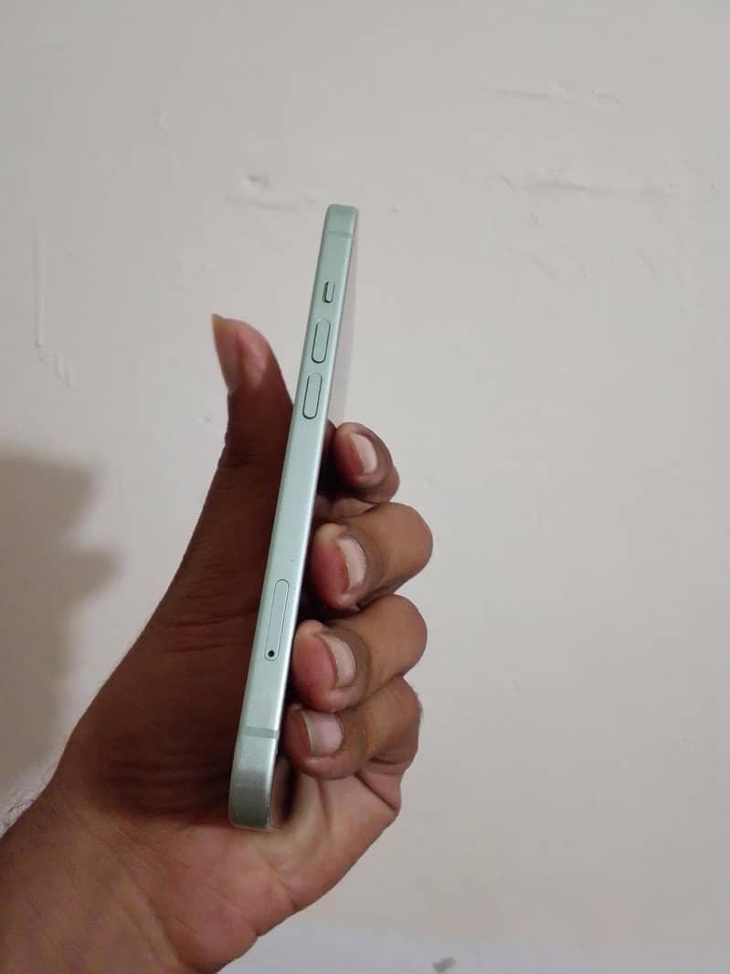 Apple iPhone 15 5