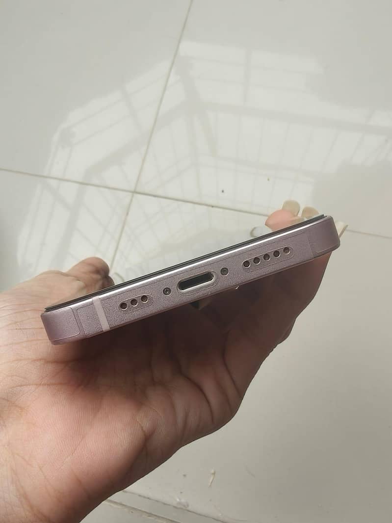 Apple iPhone 13 1