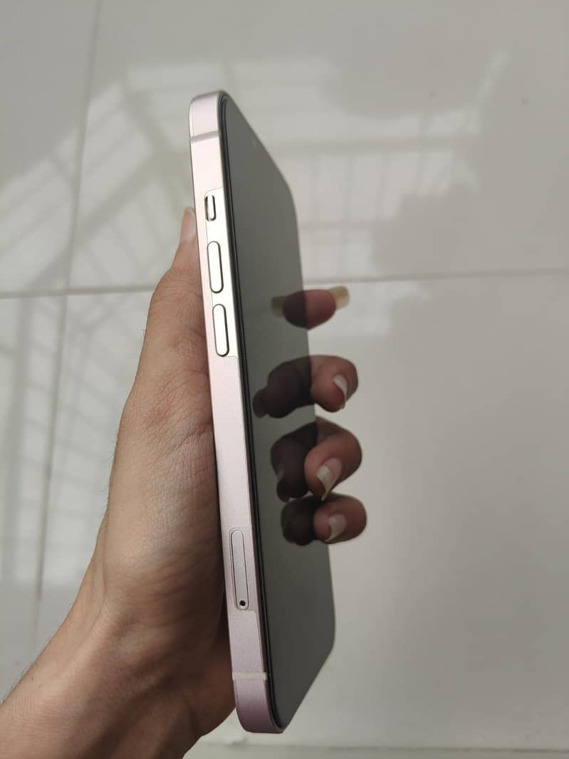 Apple iPhone 13 2