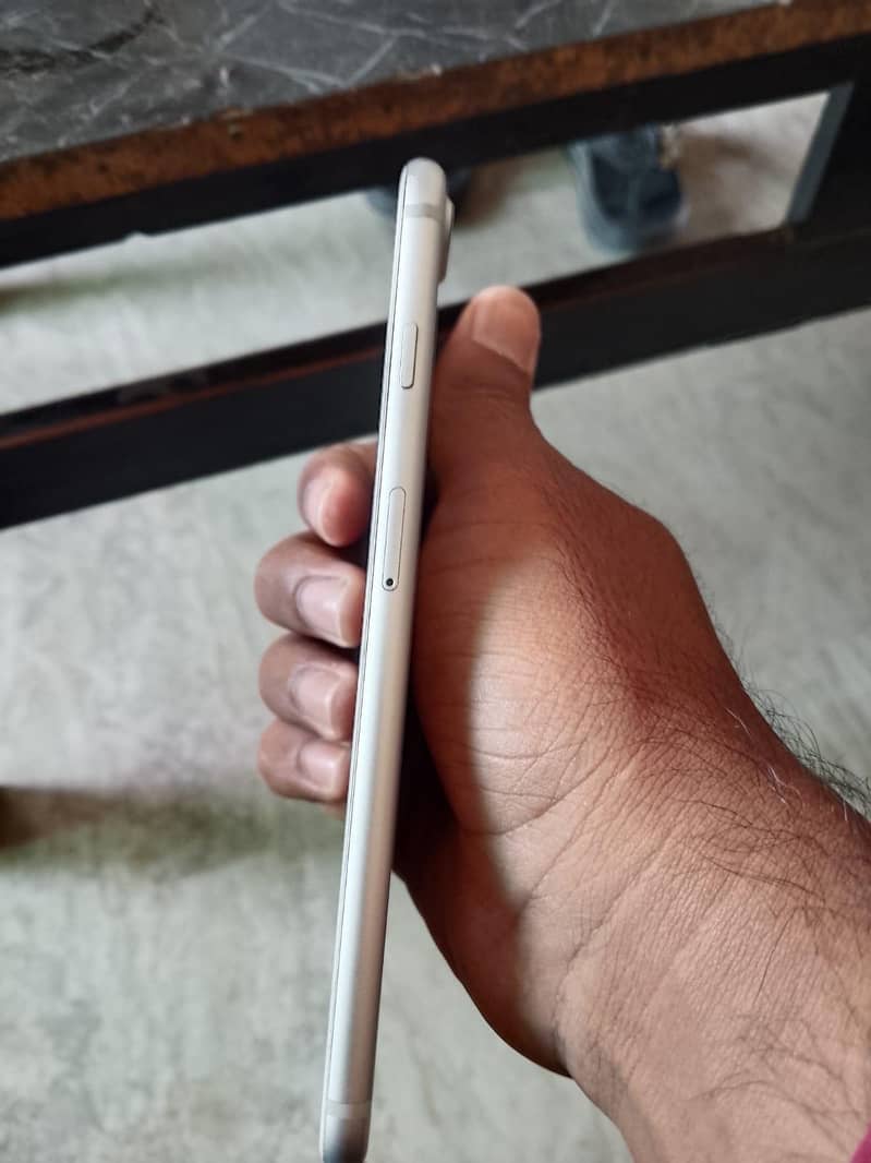 Apple iPhone 7 Plus 4