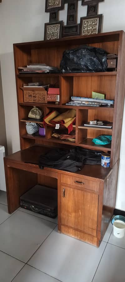 computer table with bookshelf