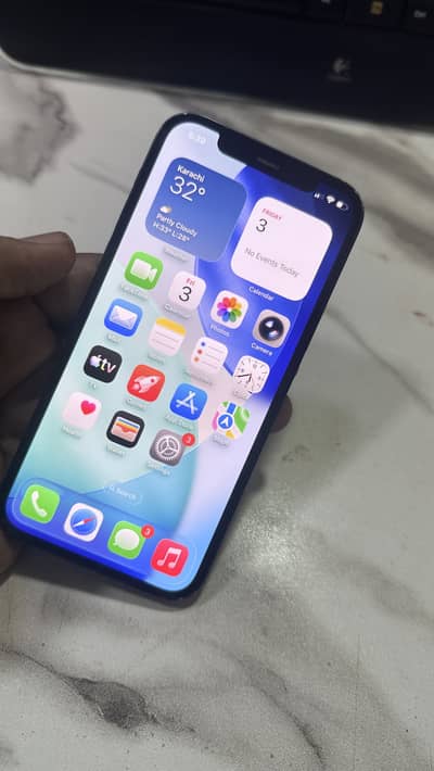 Apple iPhone 12