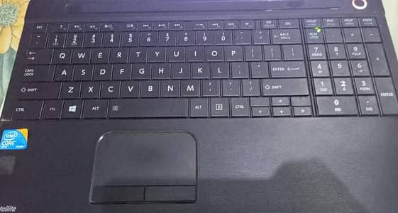 Toshiba | Core i7 | 8 GB RAM | 240 GB SSD