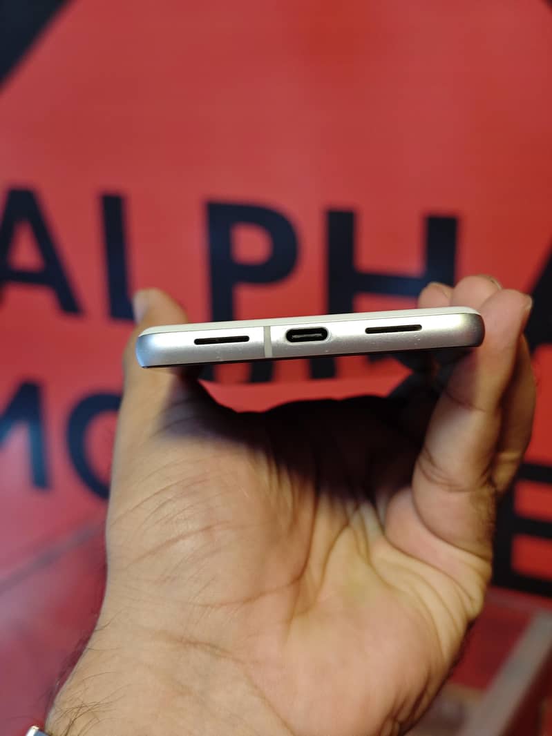 Google Pixel 7 5