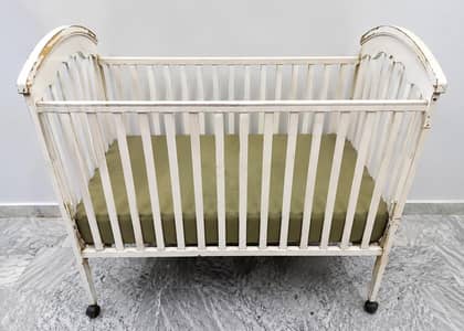 baby cot with matress