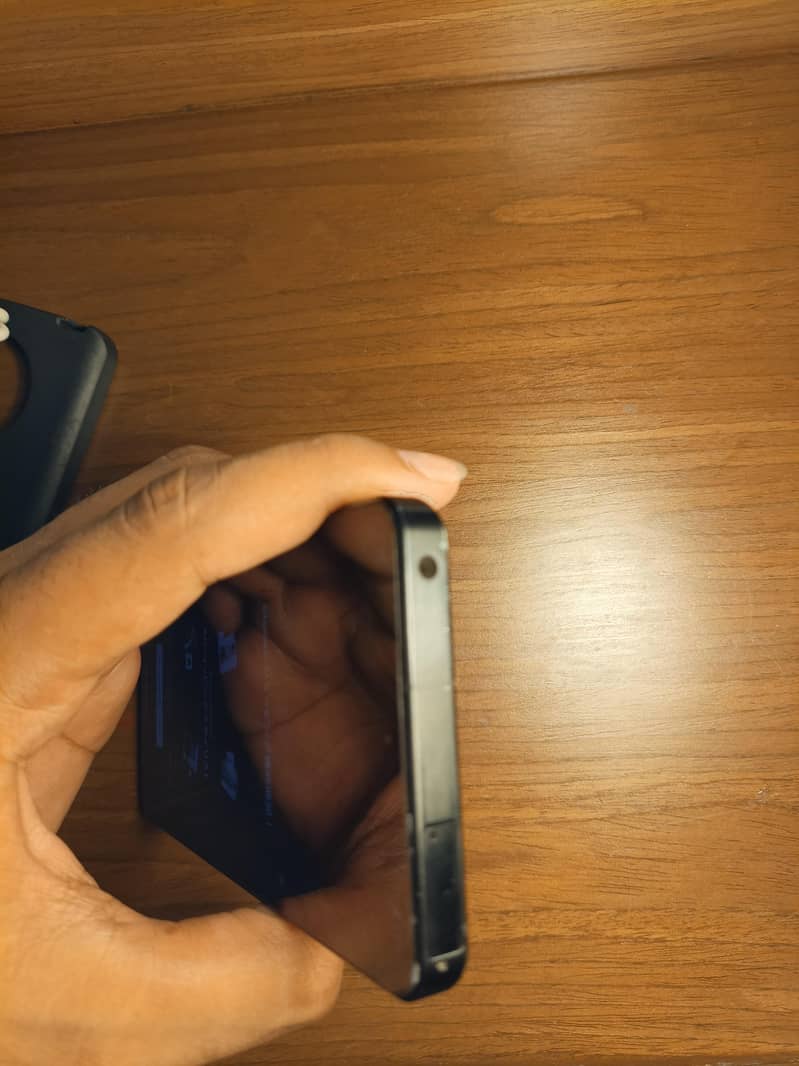 Sharp Aquos R7 4