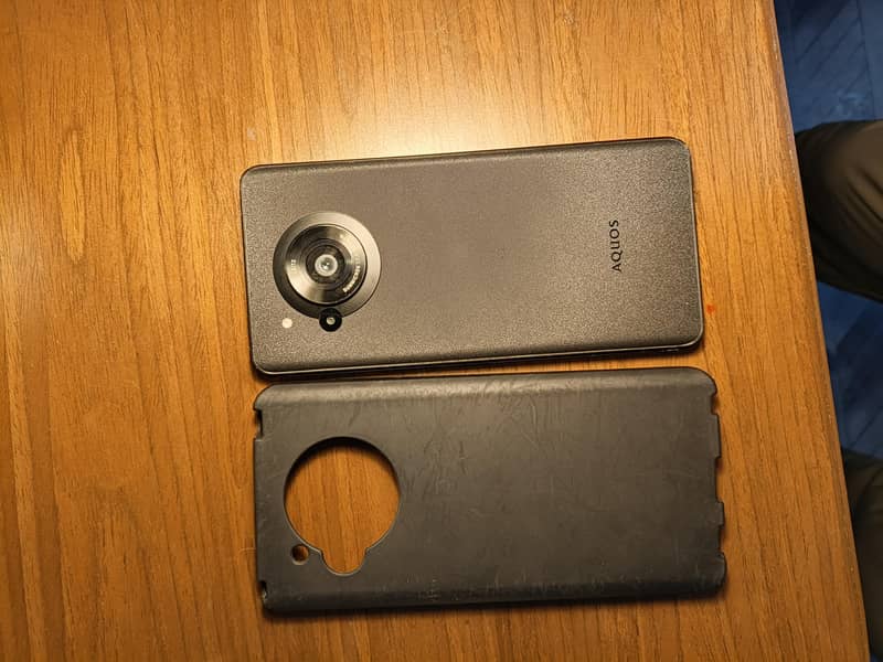 Sharp Aquos R7 8