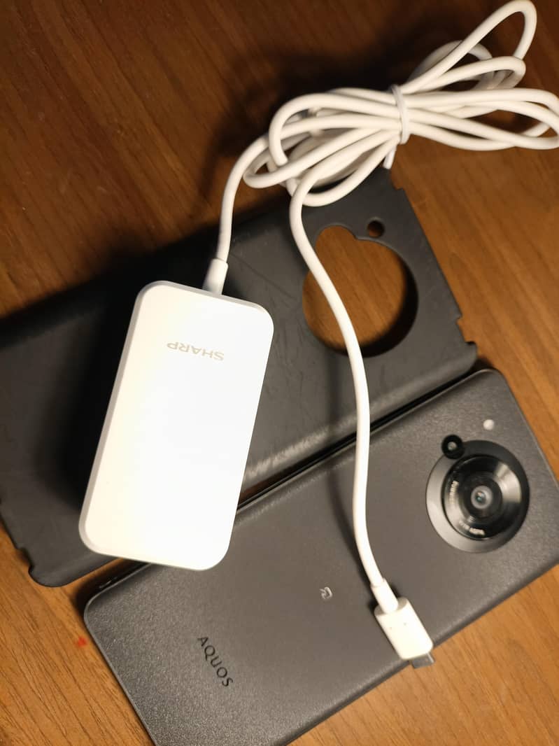 Sharp Aquos R7 10