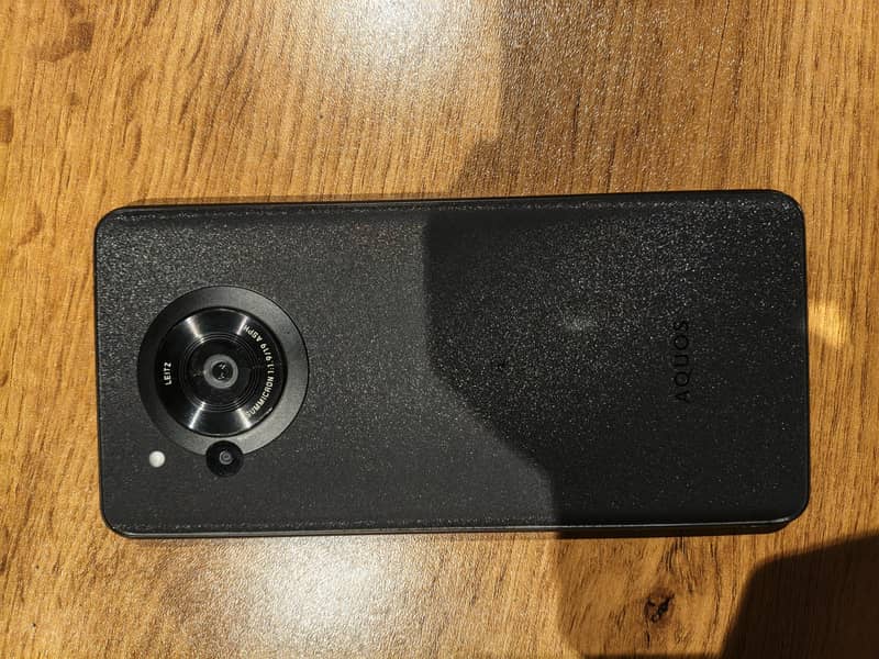 Sharp Aquos R7 12