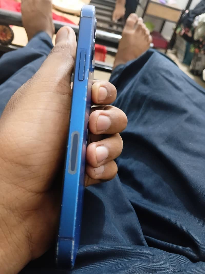 iphone 12 4