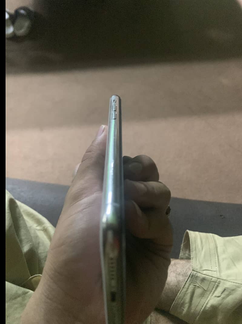 Apple iPhone X 0