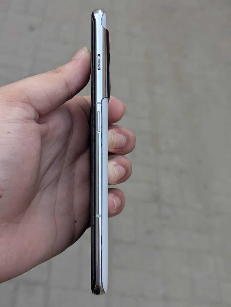 One Plus 10 Pro 1