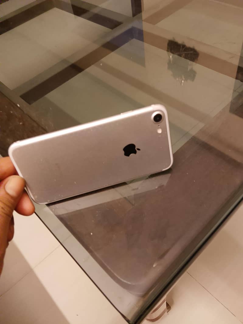Apple iPhone 7 Plus 1