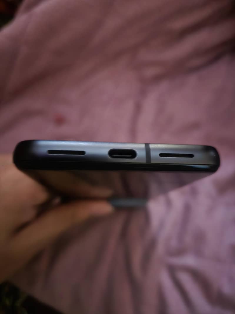 Google Pixel 8 4
