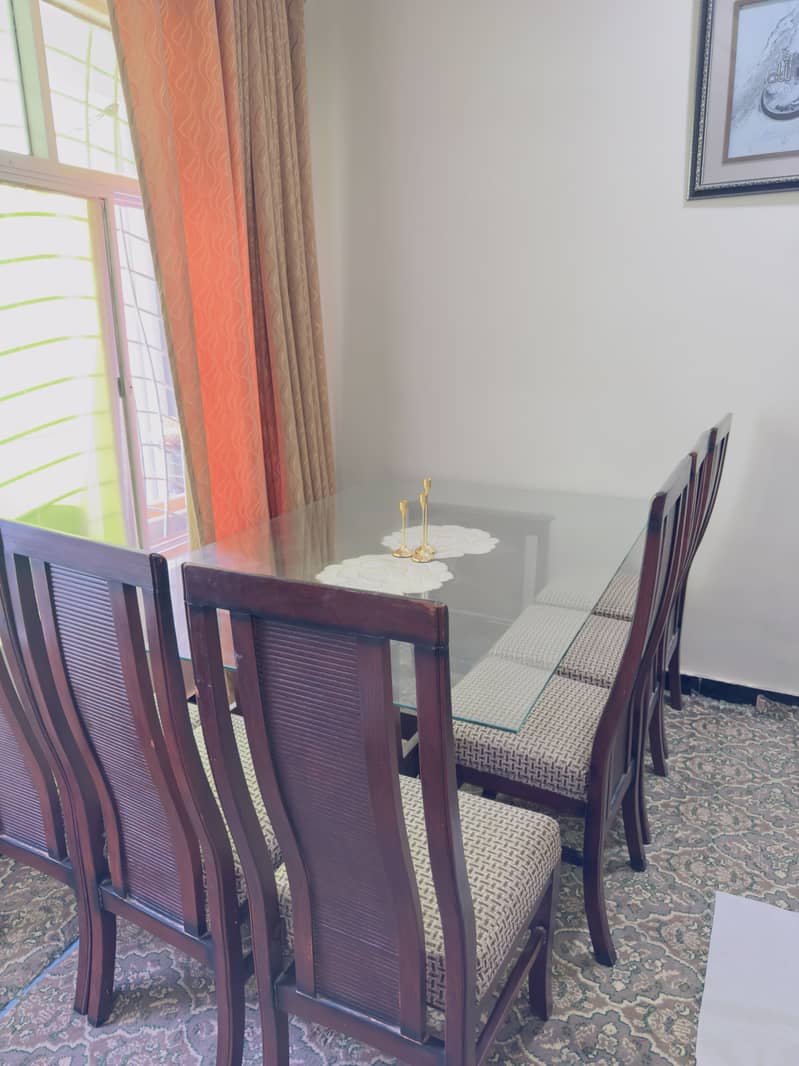DINING TABLE & CHAIRS 1