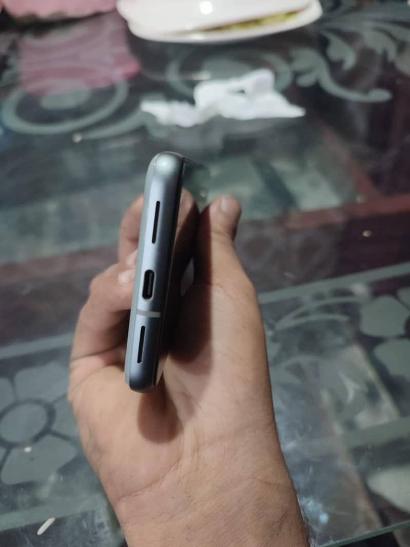 Google Pixel 8 5