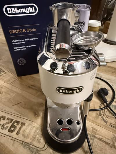 Delonghi ESPRESSO COFFEE MACHINE