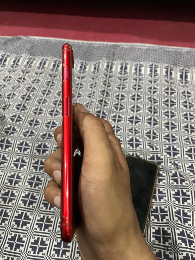 Apple iPhone 8 Plus 4