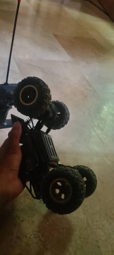 Team Maxis 03 4x4 RC Monster Truck / Buggy