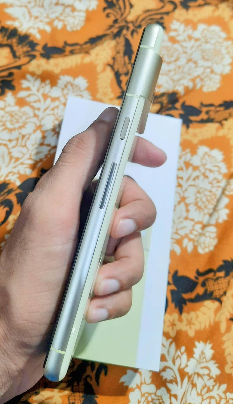 Google Pixel 7 5