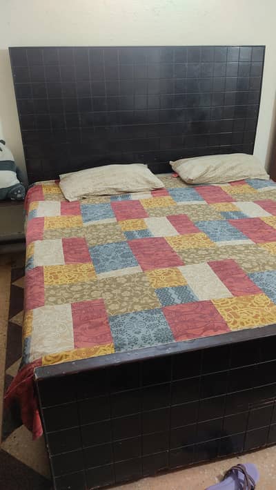 Double Bed with MoltyFoam Spring Mattress – Excellent Condition