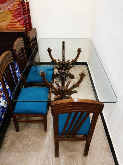 Used Taali Wood Dining Table with chairs| 6x4 ft | 12mm Glass Top |