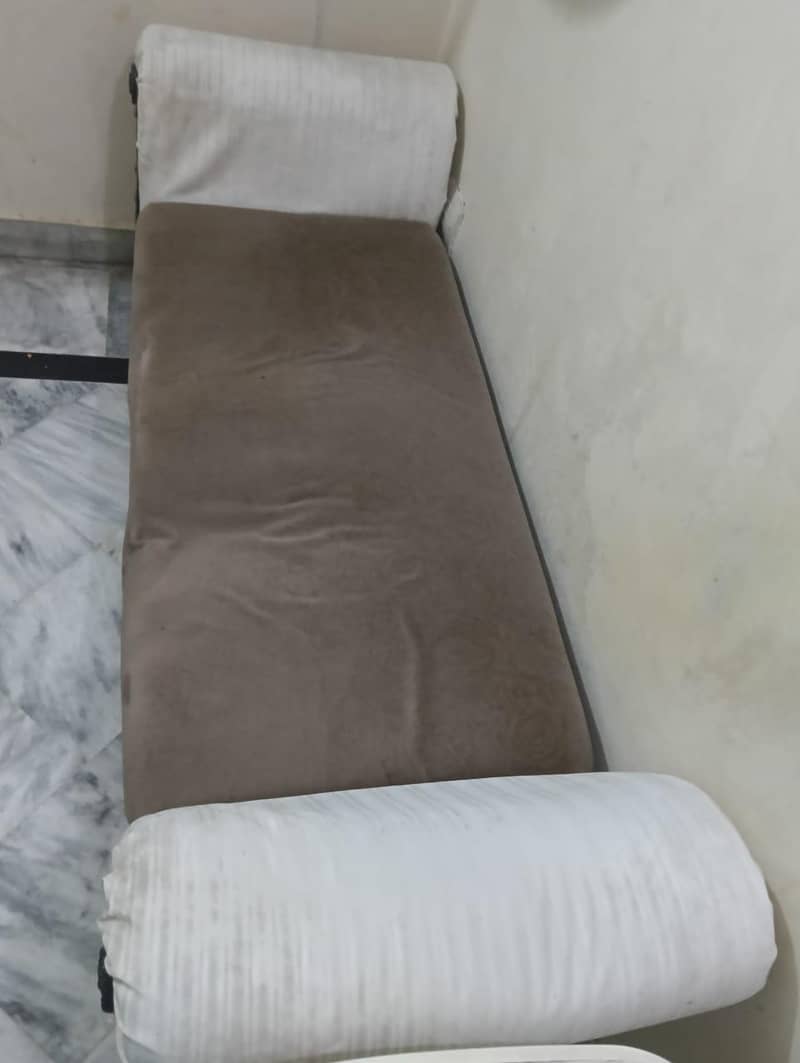 Sethi Sofa 1