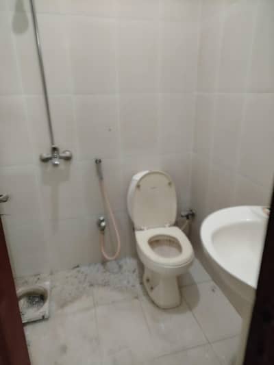 25*40 ground  available for rent in G13