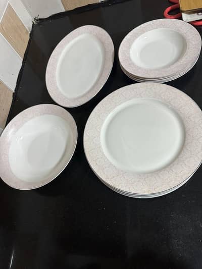 24 pieces Dinner set for urgent sell