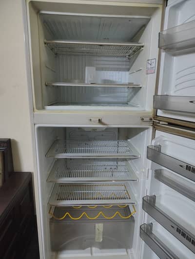 Dawlance fridge for sale