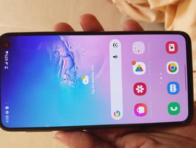 Samsung Mobile S10e 6.128gb