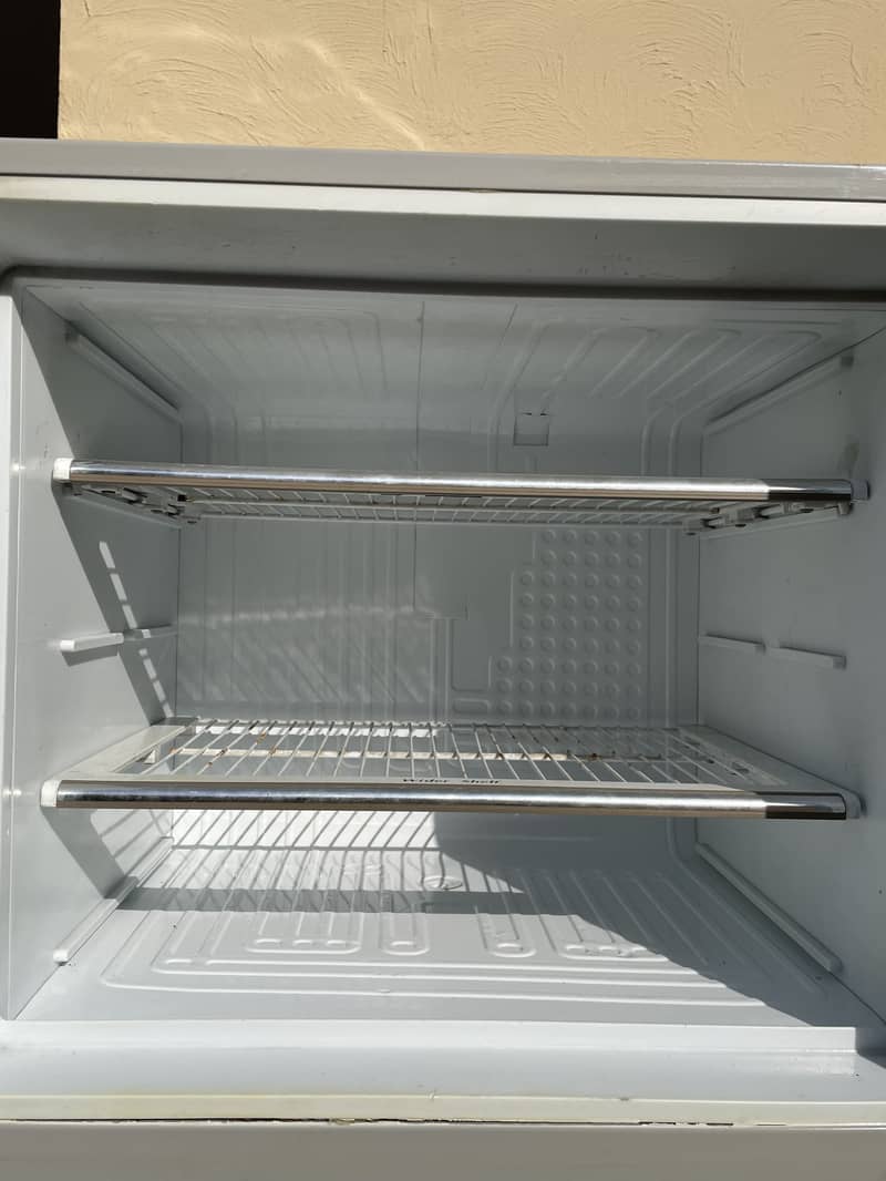 Dawlance fridge 10