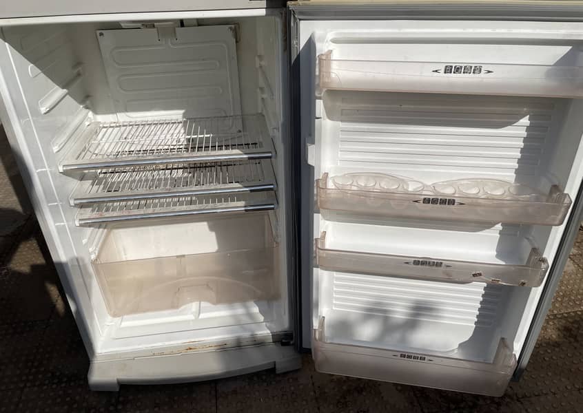 Dawlance fridge 12