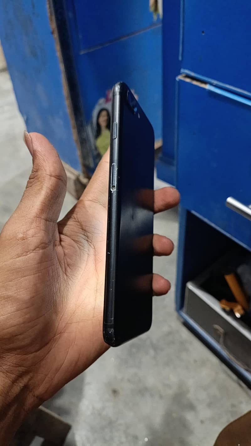 Apple iPhone 7 Plus 4