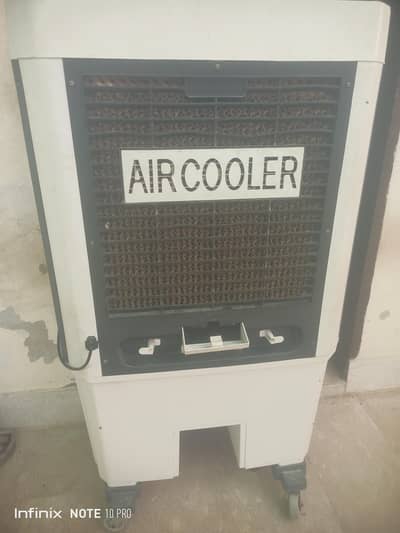 I'm selling my room air-cooler Toyo company