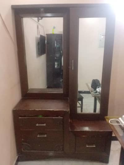 Dressing Table /  Iron Stand / Stools