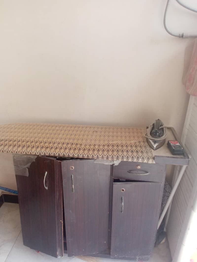 Dressing Table /  Iron Stand / Stools 3
