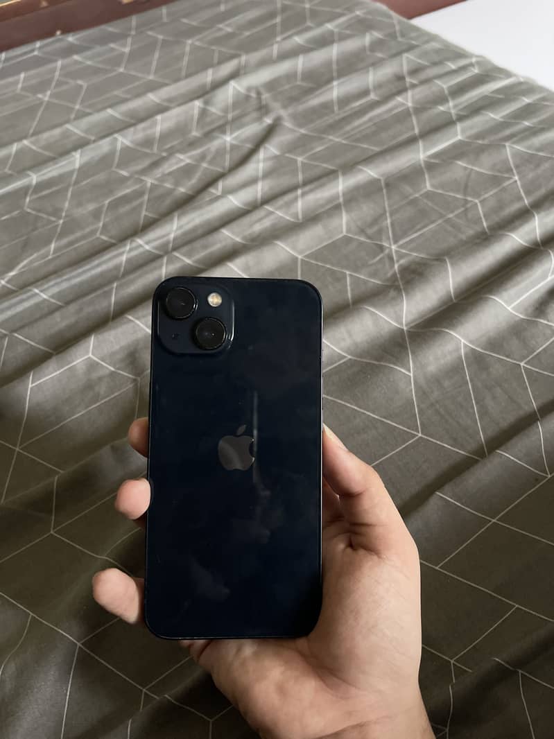 Apple iPhone 13 0