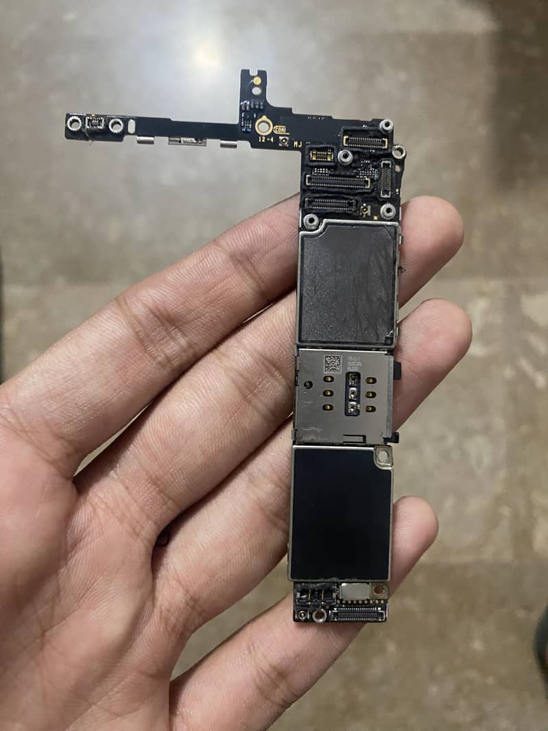 Apple iPhone 6S Plus 1