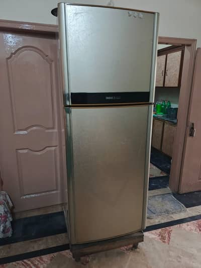 Full size fridge and refrigerator