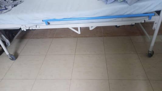 bed for patient moveable from both side hospital bed