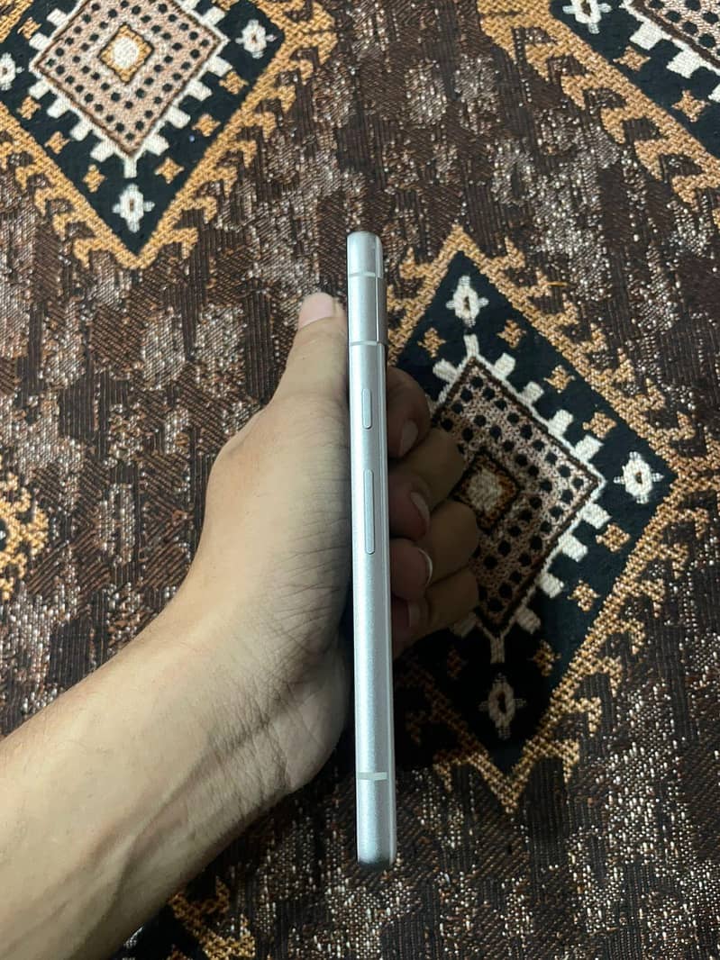 Google Pixel 7a 4