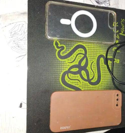 2 IPHONE CASES 1