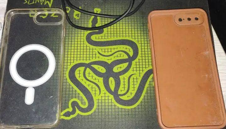 2 IPHONE CASES 2