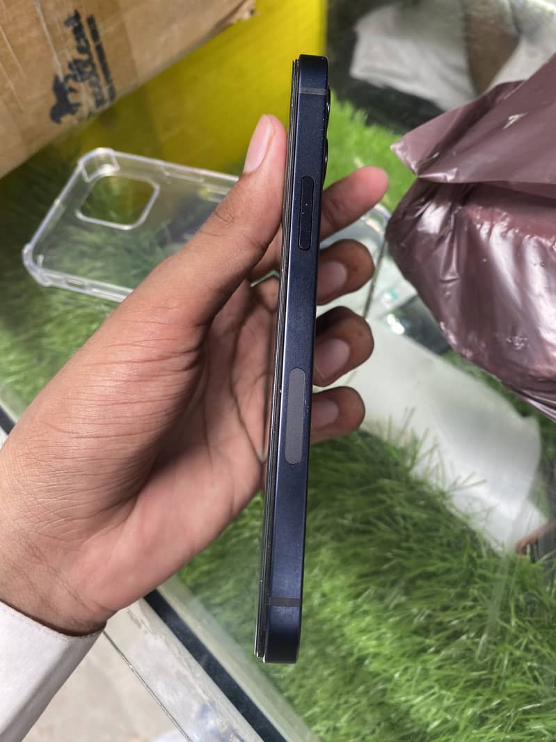 Apple iPhone 12 1