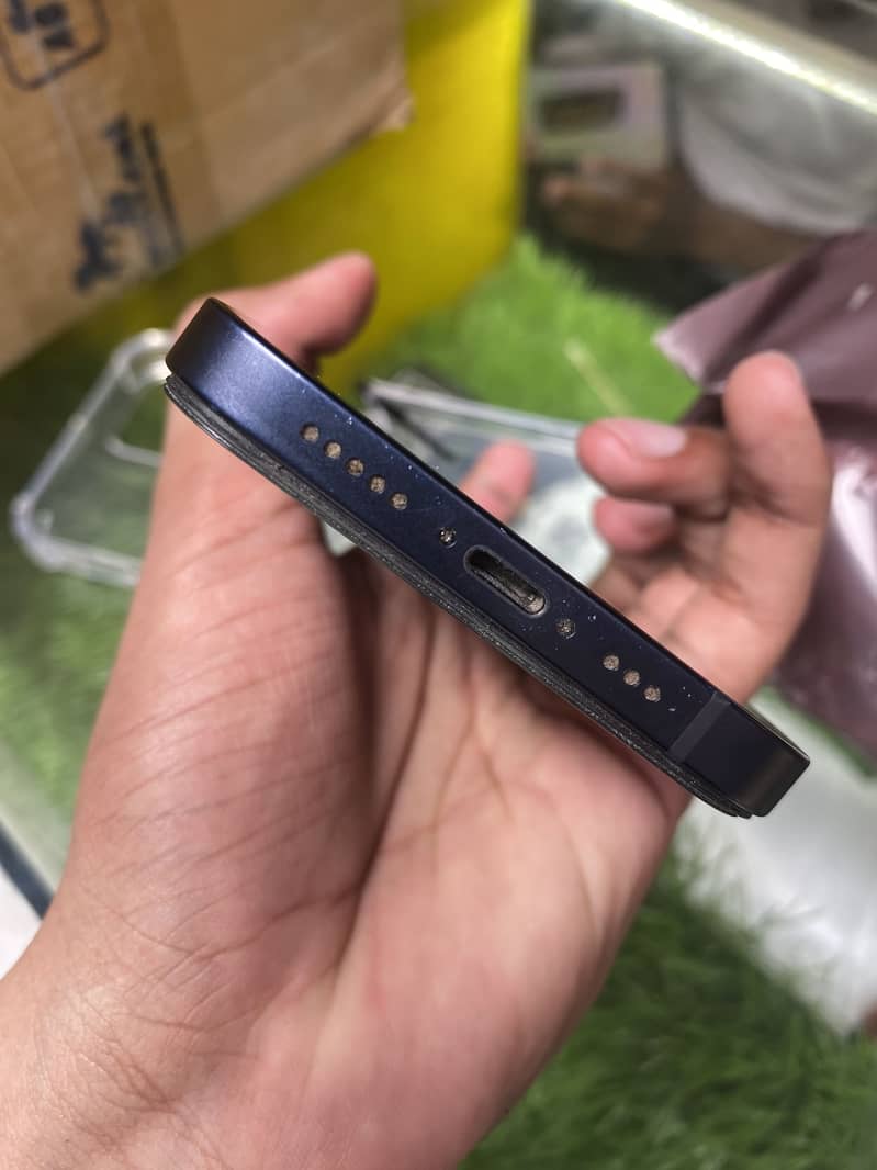 Apple iPhone 12 2